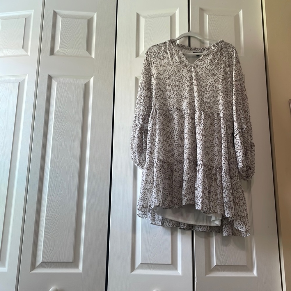 Beautiful eggshell express dress never worn